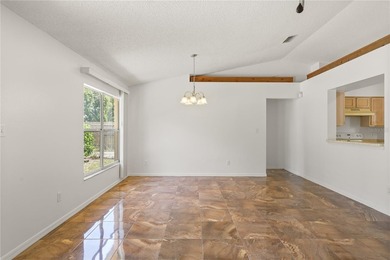 PRICE IMPROVEMENT !! Welcome to this beautifully maintained - photo 7