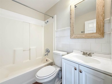 Virtually Staged. Looking for a home that blends comfort - photo 28