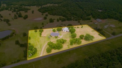 This charming 4-bedroom, 3-bathroom, 3,414 sq ft home with 40x70 - photo 30