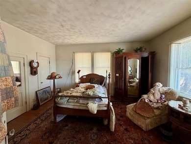 LOCATION, LOCATION, LOCATION! DON'T MISS THIS RARE OPPORTUNITY - photo 33