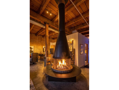 Originally built in 1900, this Historical North Loop Loft - photo 4
