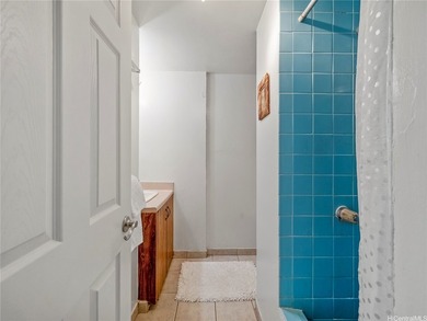 Rare value in the heart of Waikiki! This 2-bed, 1-bath condo at - photo 8