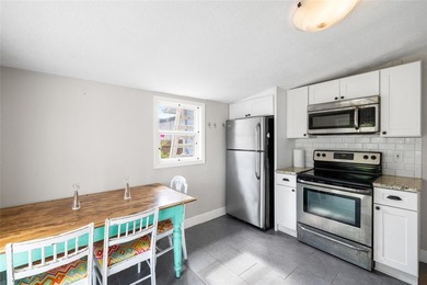 PRICED TO SELL!! Nestled in one of St. Petersburg's most - photo 10