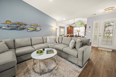 Welcome to 527 Quail Court, nestled in the highly desirable Long - photo 7