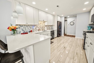 Welcome to 527 Quail Court, nestled in the highly desirable Long - photo 8