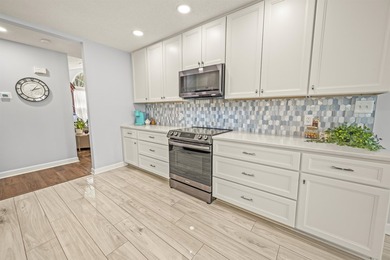 Welcome to 527 Quail Court, nestled in the highly desirable Long - photo 9