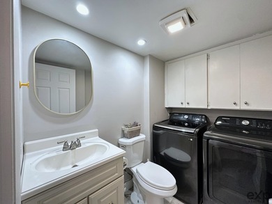 Rare opportunity to own a turn-key renovated home in West Palm - photo 15