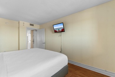 There's something effortlessly relaxing about this oceanfront