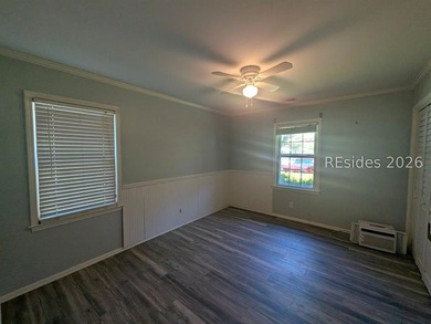 Single-level, elevated 3-bedroom, 2-bath home in the Baywood - photo 18