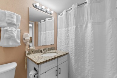 There's something effortlessly relaxing about this oceanfront