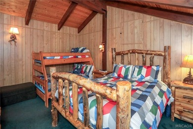 Mountain charm meets modern comfort in this well-maintained - photo 22