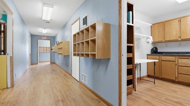 Well-maintained slab-on-grade commercial building in a - photo 24