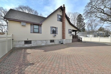 Welcome to 2 Oak Place, Massapequa - A Beautifully Expanded Cape - photo 25