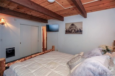 Mountain charm meets modern comfort in this well-maintained - photo 32