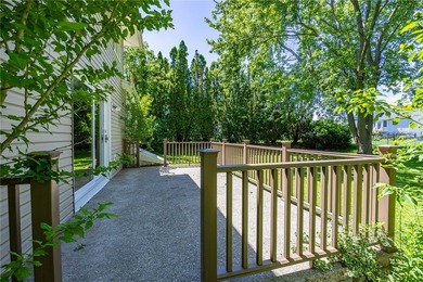 Opportunity awaits! Welcome to 32 Flamingo Dr, a spacious Split - photo 33