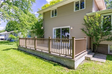 Opportunity awaits! Welcome to 32 Flamingo Dr, a spacious Split - photo 34