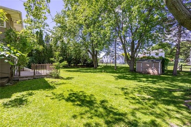 Opportunity awaits! Welcome to 32 Flamingo Dr, a spacious Split - photo 37
