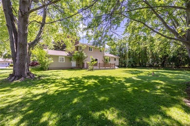 Opportunity awaits! Welcome to 32 Flamingo Dr, a spacious Split - photo 39