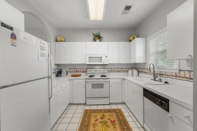 Immaculate and exceptionally well maintained, this 2-bedroom - photo 4