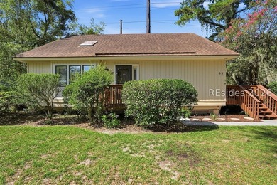 Perfectly situated for easy access to Hilton Head Island or - photo 2