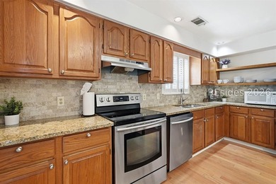 Perfectly situated for easy access to Hilton Head Island or - photo 10