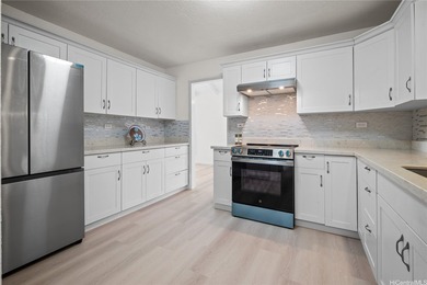 Welcome to Kalama Valley, where island living meets comfort and - photo 3