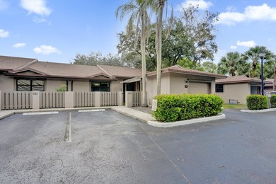 RARE CORNER VILLA in desirable Bonaire at Woodmont! Bright - photo 4
