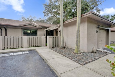 RARE CORNER VILLA in desirable Bonaire at Woodmont! Bright - photo 8