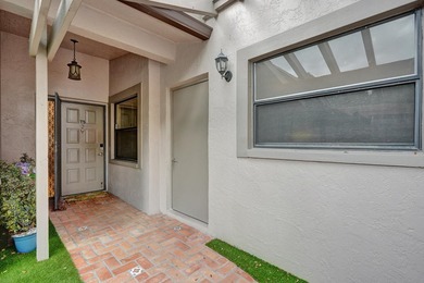 RARE CORNER VILLA in desirable Bonaire at Woodmont! Bright - photo 9