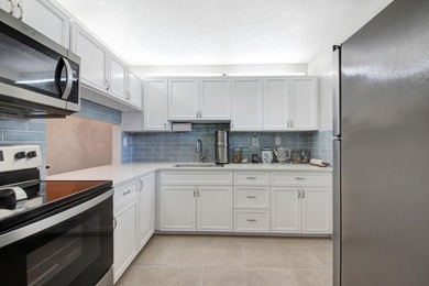 Beautifully updated 2-bedroom, 1-bathroom first-floor condo - photo 12