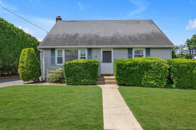 Welcome to 3 Avenue B. Excellent opportunity in the North Shore - photo 3