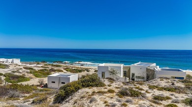 This large ocean-view lot is only 60 meters from the beach - photo 14