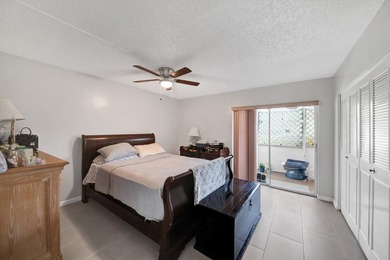 Beautifully updated 2-bedroom, 1-bathroom first-floor condo - photo 14