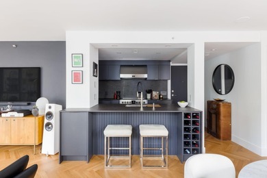 Welcome to this exquisitely renovated 2 bed, 2 bath residence in - photo 15
