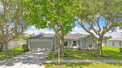 Located in the Golf Cart District and less than one mile from - photo 1