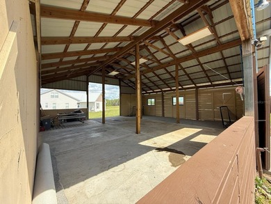 Experience total privacy and peaceful country living on 11 - photo 8