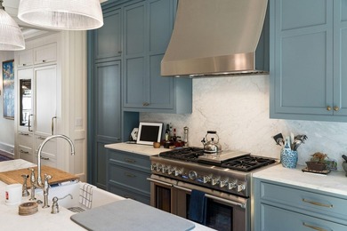A sophisticated and luxurious townhouse-style condominium - photo 9