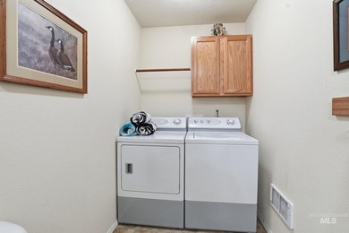 Quaint, adorable, furnished townhouse with attached garage. This - photo 11