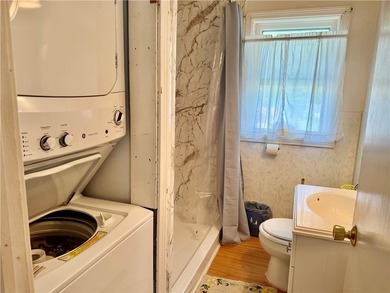 Welcome home to this well-maintained two-bedroom, one-bath ranch - photo 15