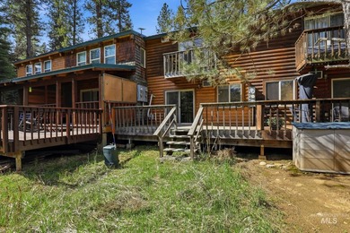 Quaint, adorable, furnished townhouse with attached garage. This - photo 25