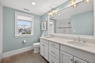 Ideally situated for an easy walk to Osterville Village and - photo 42