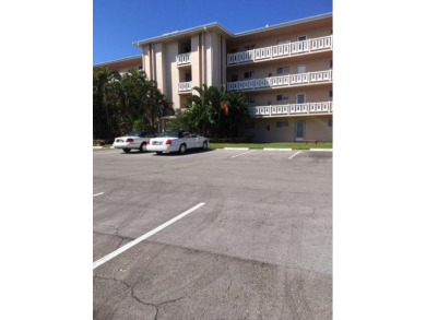 (private lake, pond, creek) Condo For Sale in Lake Worth Florida