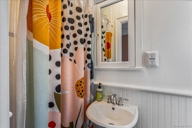 Discover the charm of Unit 2G at 38-30 Douglaston Parkway in - photo 8