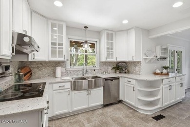 Experience the beauty of coastal living in this stunning - photo 14