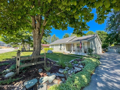 Lake Home For Sale in Sandpoint, Idaho