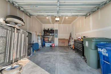 Beautiful 4-bedroom, 3.5-bath townhome located in the highly - photo 28