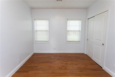 Discover the perfect blend of privacy and comfort in this - photo 10