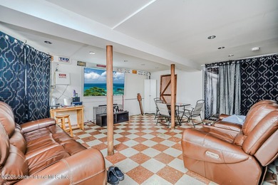 Rare opportunity at 5 Milbank Road in New Dorp Beach, Staten - photo 11