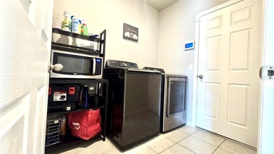 Short Sale. - PRICED TO SELL! Welcome to this 2022-built - photo 12