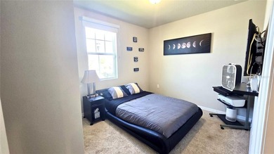 Short Sale. - PRICED TO SELL! Welcome to this 2022-built - photo 16